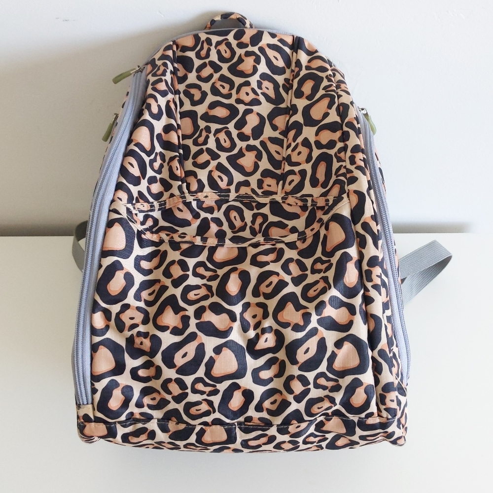 🌿LEOPARD PRINT BACKPACK🌿 - Picture 10 of 14